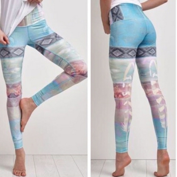 Teeki Hot Pants Yoga Leggings Size Medium M Tarot Magick - Picture 2 of 7